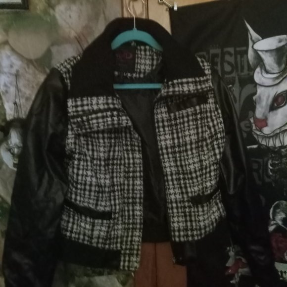 Stylish Spring Jacket - Picture 1 of 5